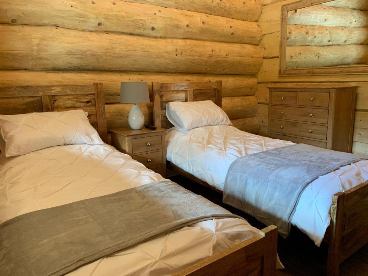 Ewes Water Log Cabins Langholm Dış mekan fotoğraf