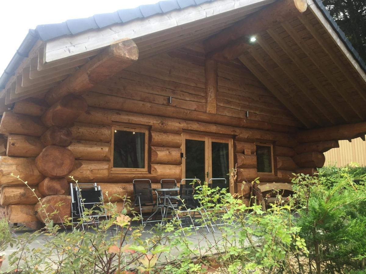 Ewes Water Log Cabins Langholm Dış mekan fotoğraf