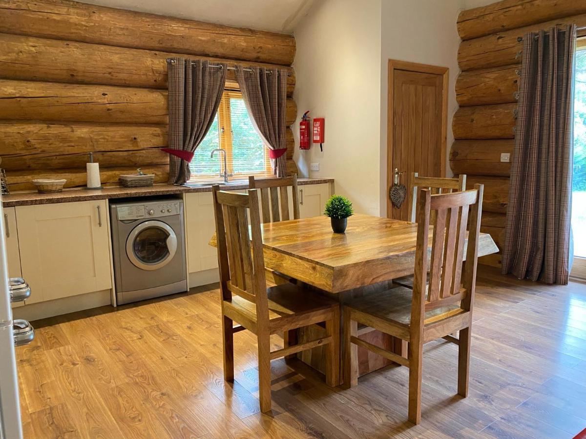 Ewes Water Log Cabins Langholm Dış mekan fotoğraf