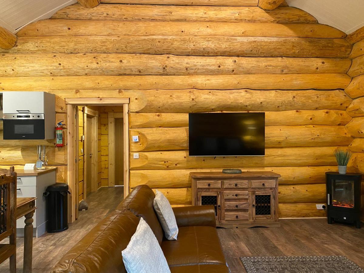 Ewes Water Log Cabins Langholm Dış mekan fotoğraf