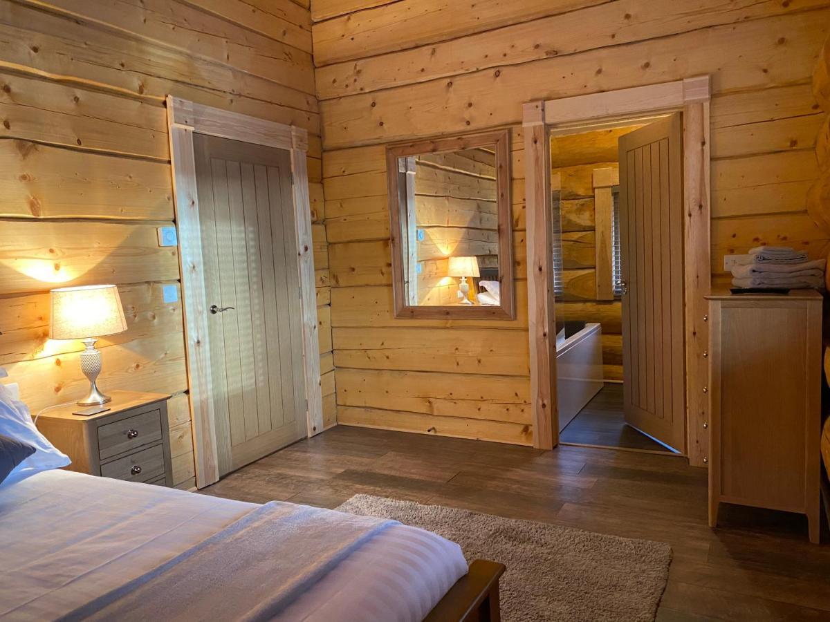 Ewes Water Log Cabins Langholm Dış mekan fotoğraf