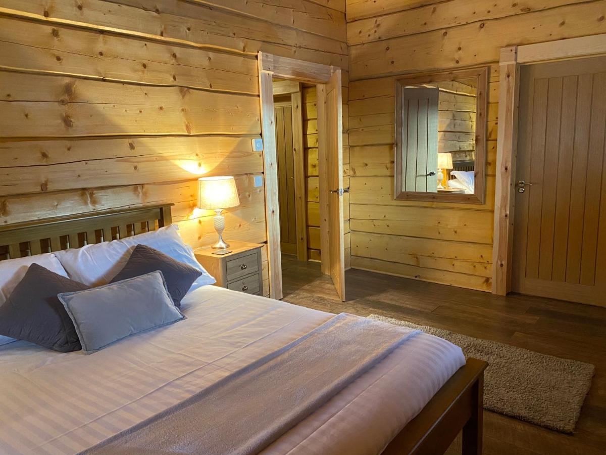 Ewes Water Log Cabins Langholm Dış mekan fotoğraf
