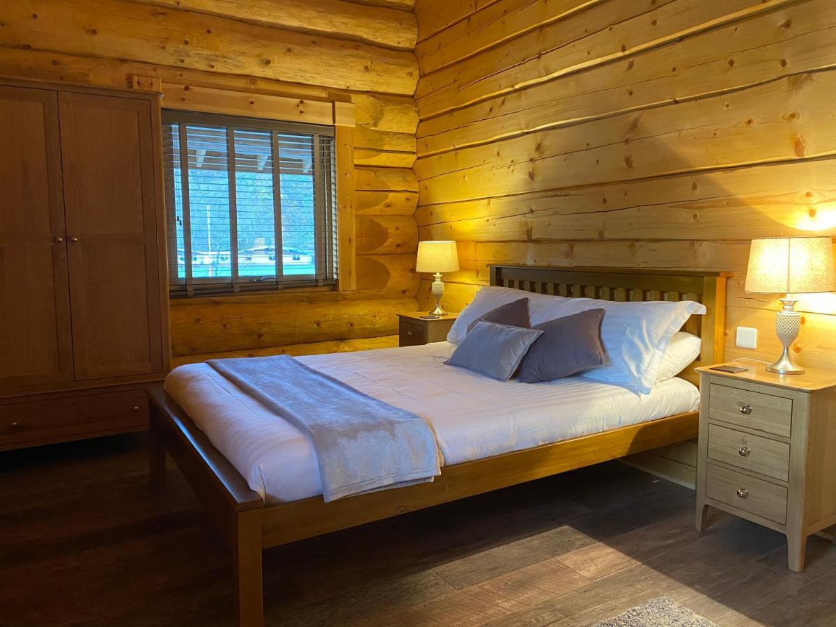 Ewes Water Log Cabins Langholm Dış mekan fotoğraf